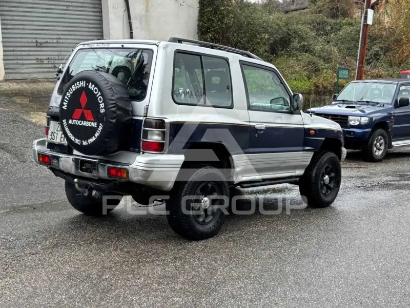 2000 Mitsubishi PAJARO