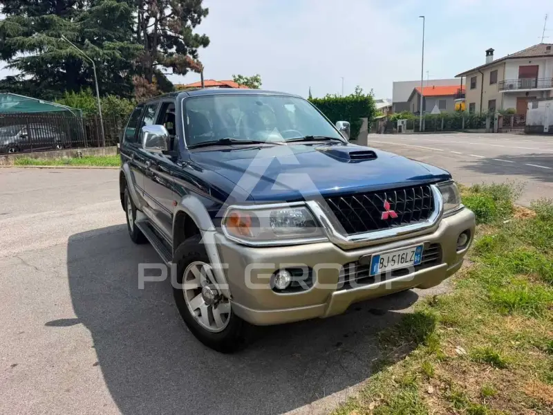 2000 Mitsubishi PAJARO