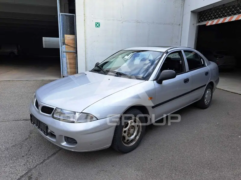2000 Mitsubishi Carisma