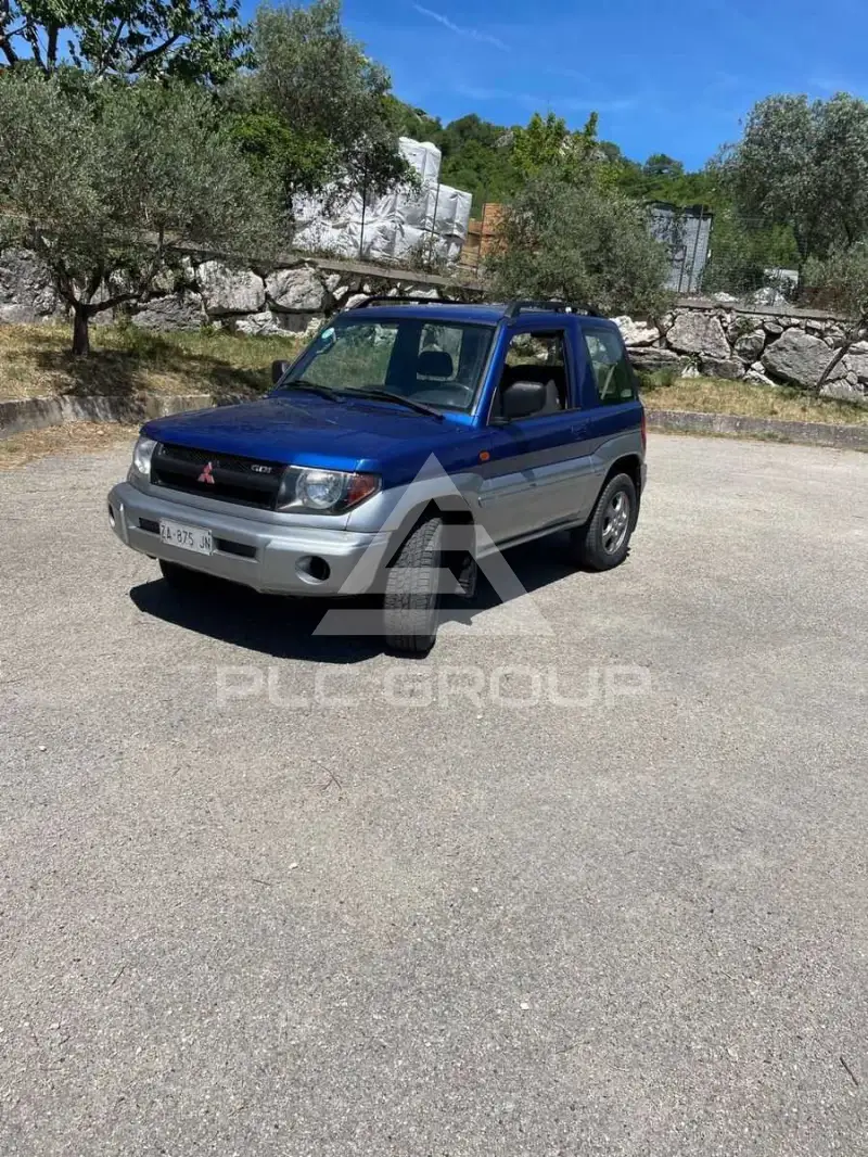 2000 Mitsubishi PAJARO