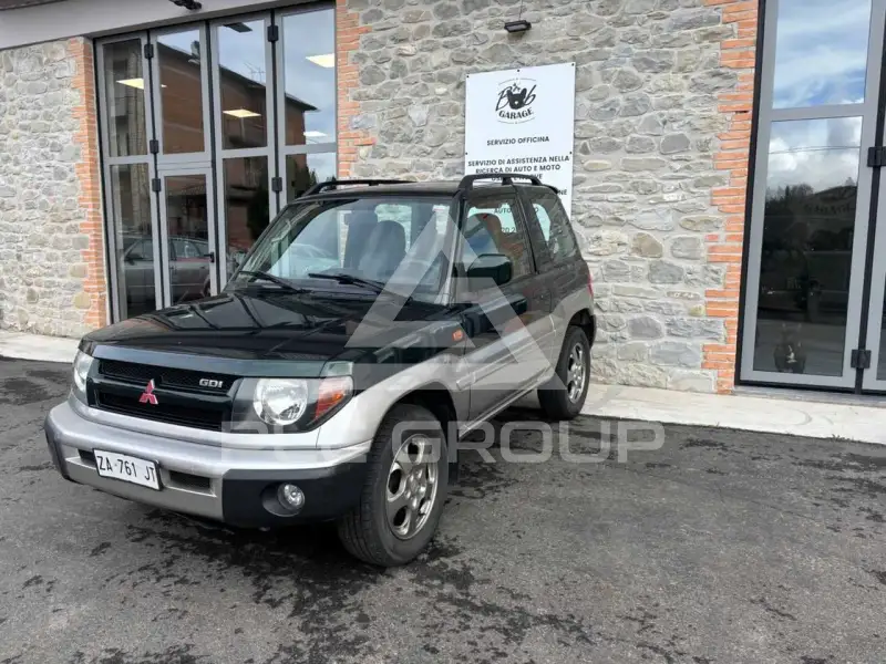 2000 Mitsubishi PAJARO