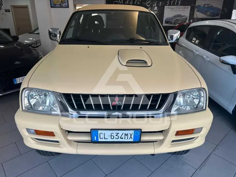 2000 Mitsubishi L200