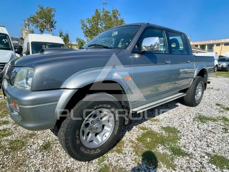 2000 Mitsubishi L200
