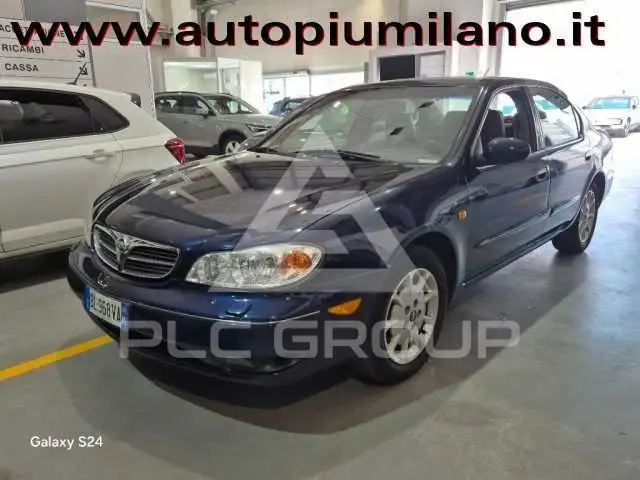 2000 Nissan MAXIMA