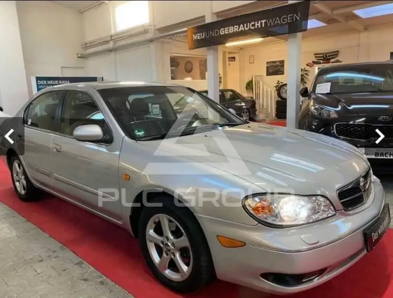 2000 Nissan MAXIMA