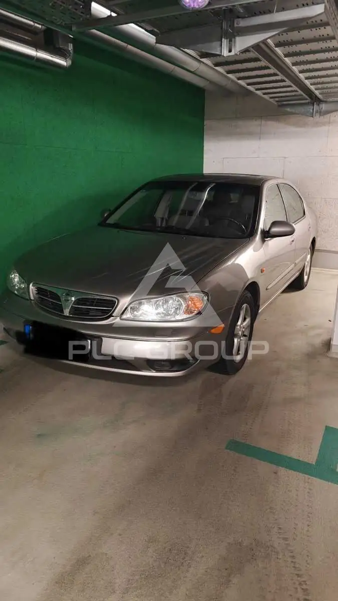 2000 Nissan MAXIMA