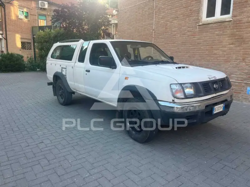 2000 Nissan Navara
