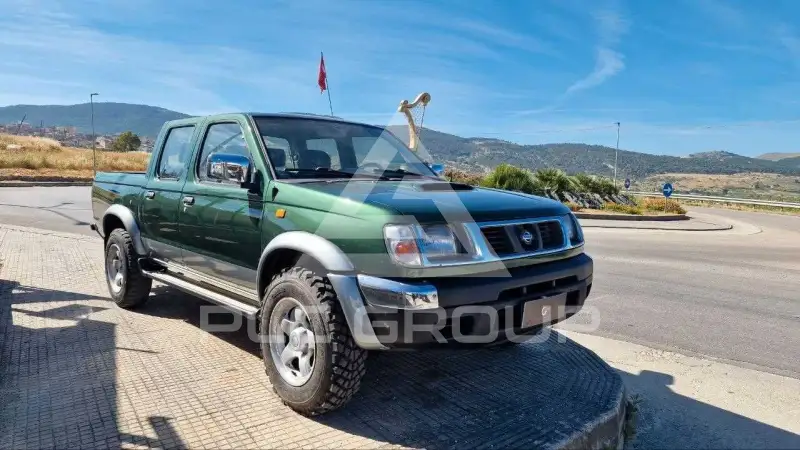 2000 Nissan Navara