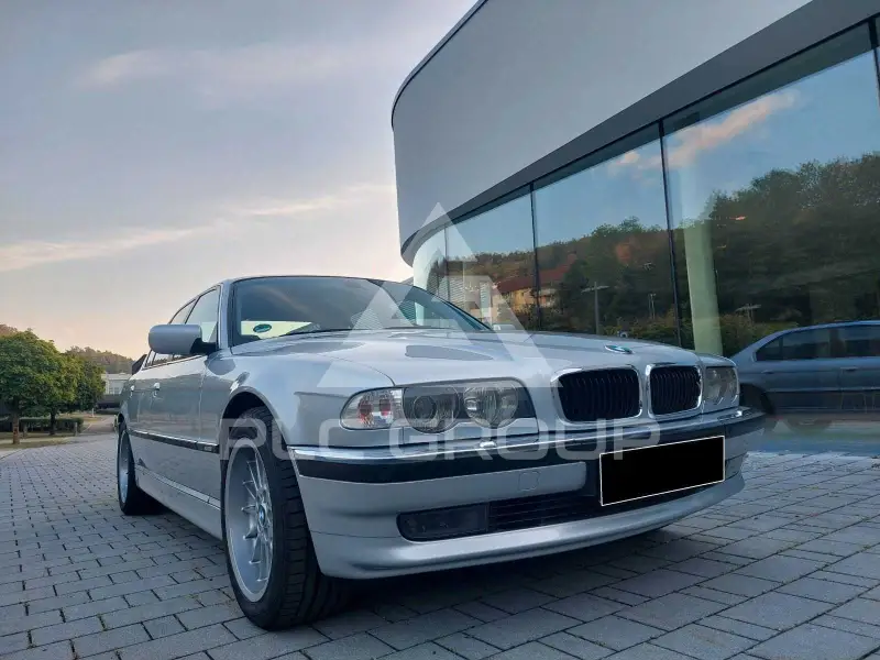 2000 BMW 740