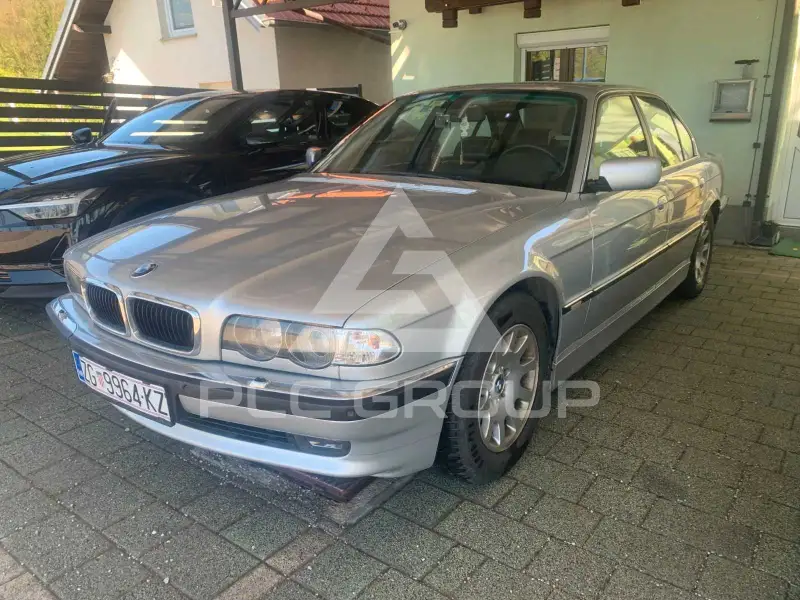 2000 BMW 740
