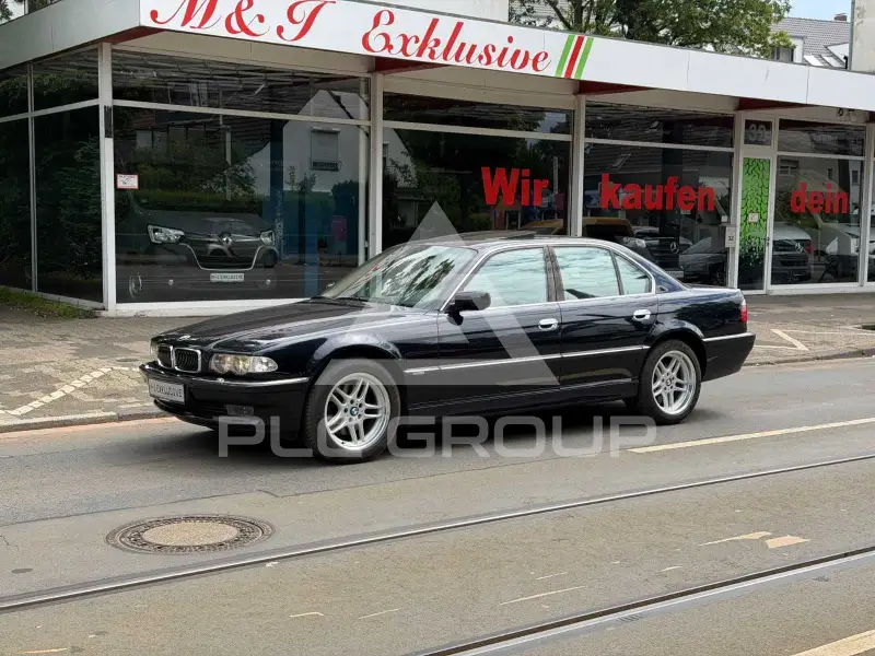2000 BMW 750