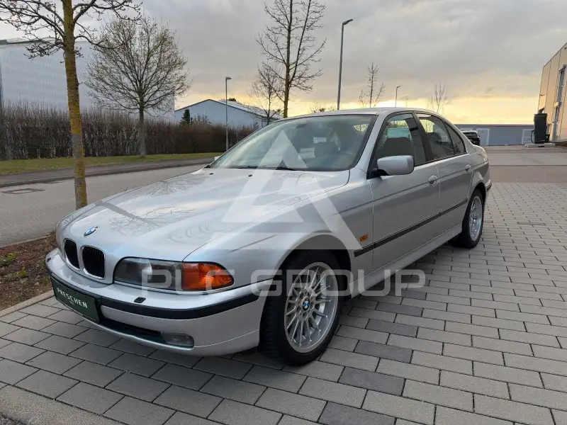 2000 BMW 523