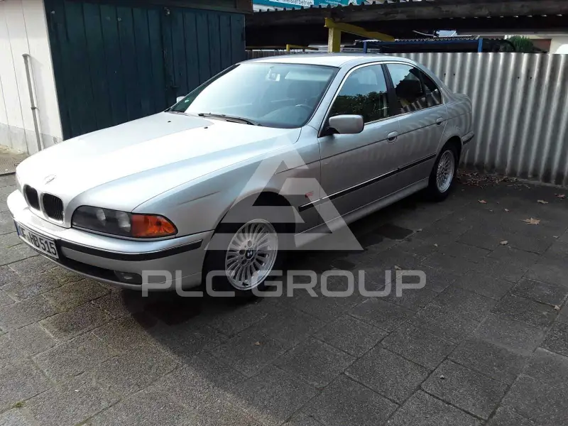 2000 BMW 523