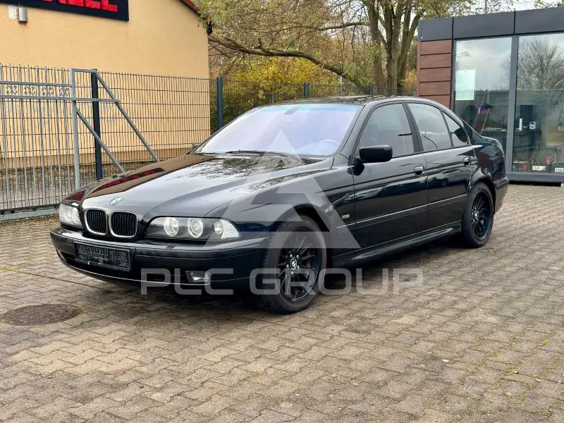 2000 BMW 523