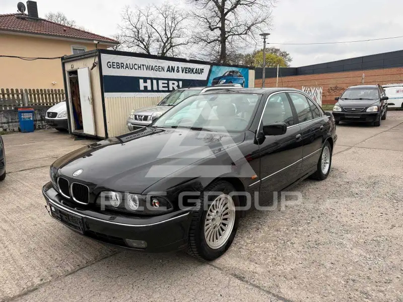 2000 BMW 523