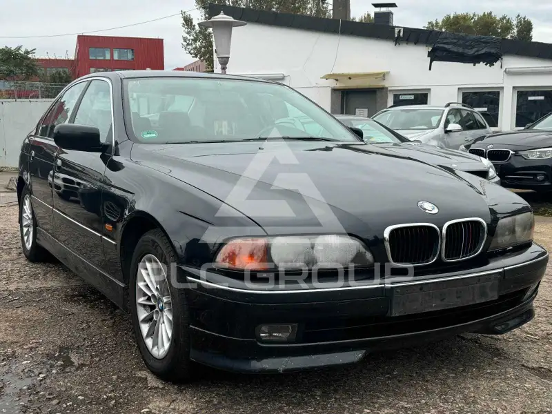 2000 BMW 523