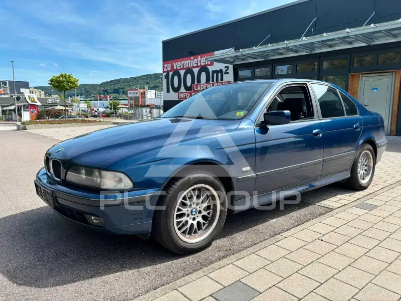 2000 BMW 523