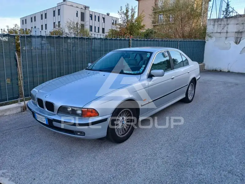 2000 BMW 530