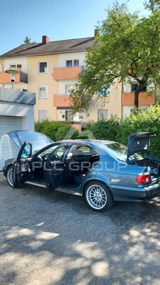 2000 BMW 528