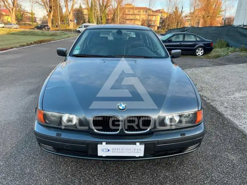 2000 BMW 528