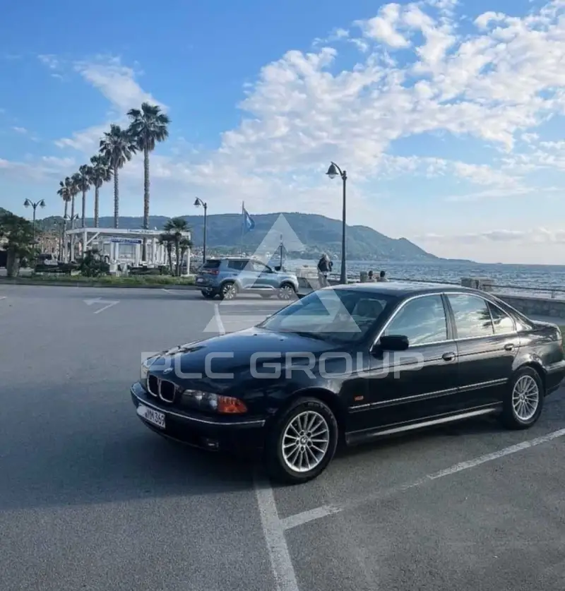 2000 BMW 528