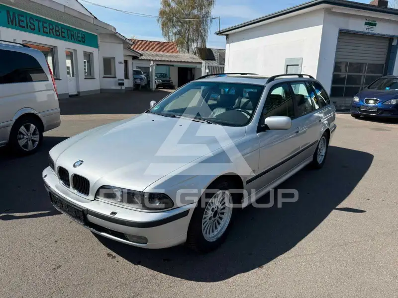 2000 BMW 528