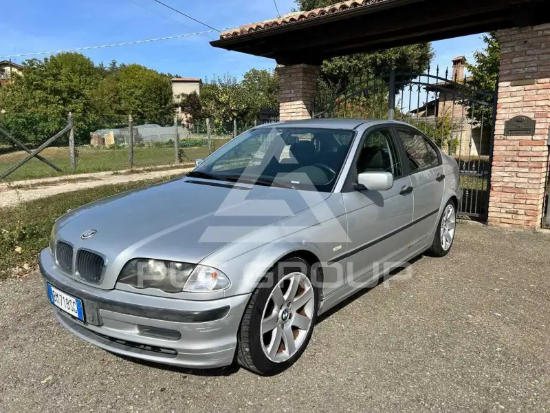 2000 BMW 320
