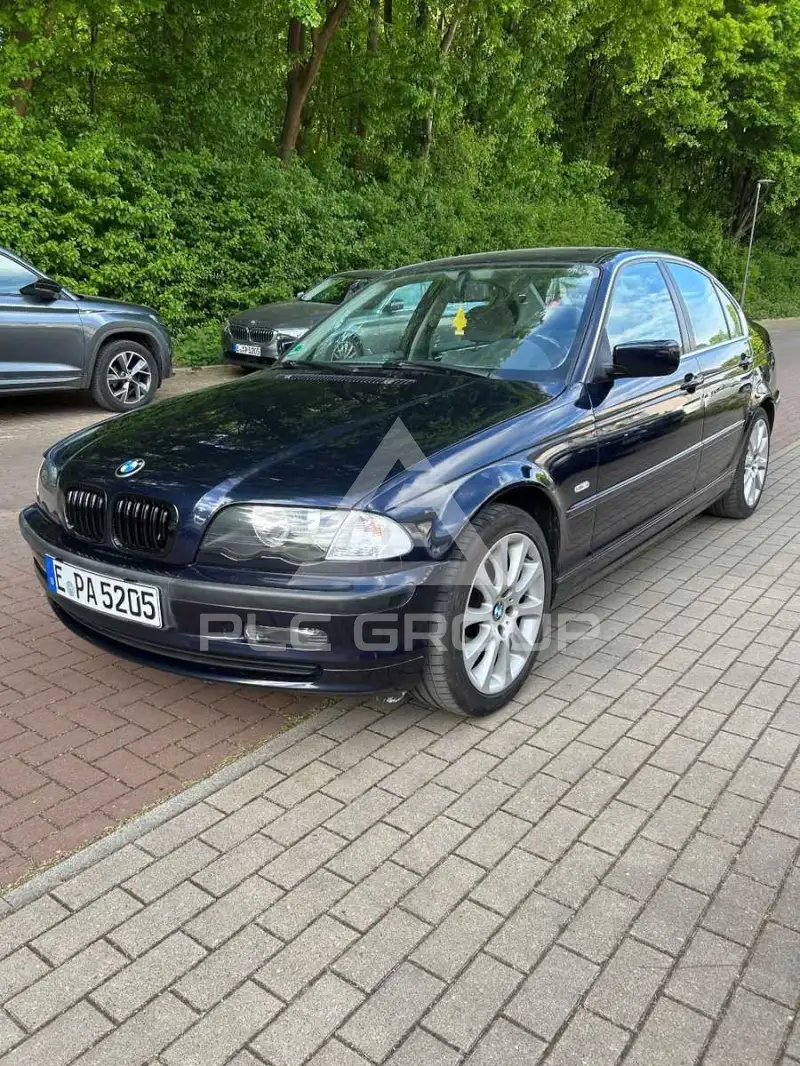 2000 BMW 320