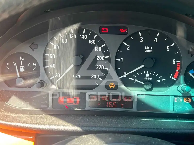 2000 BMW 320