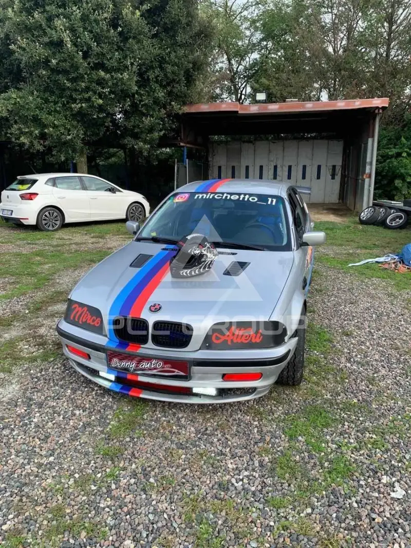 2000 BMW 330