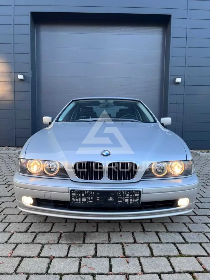 2000 BMW 540