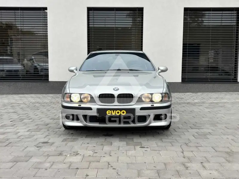 2000 BMW M5