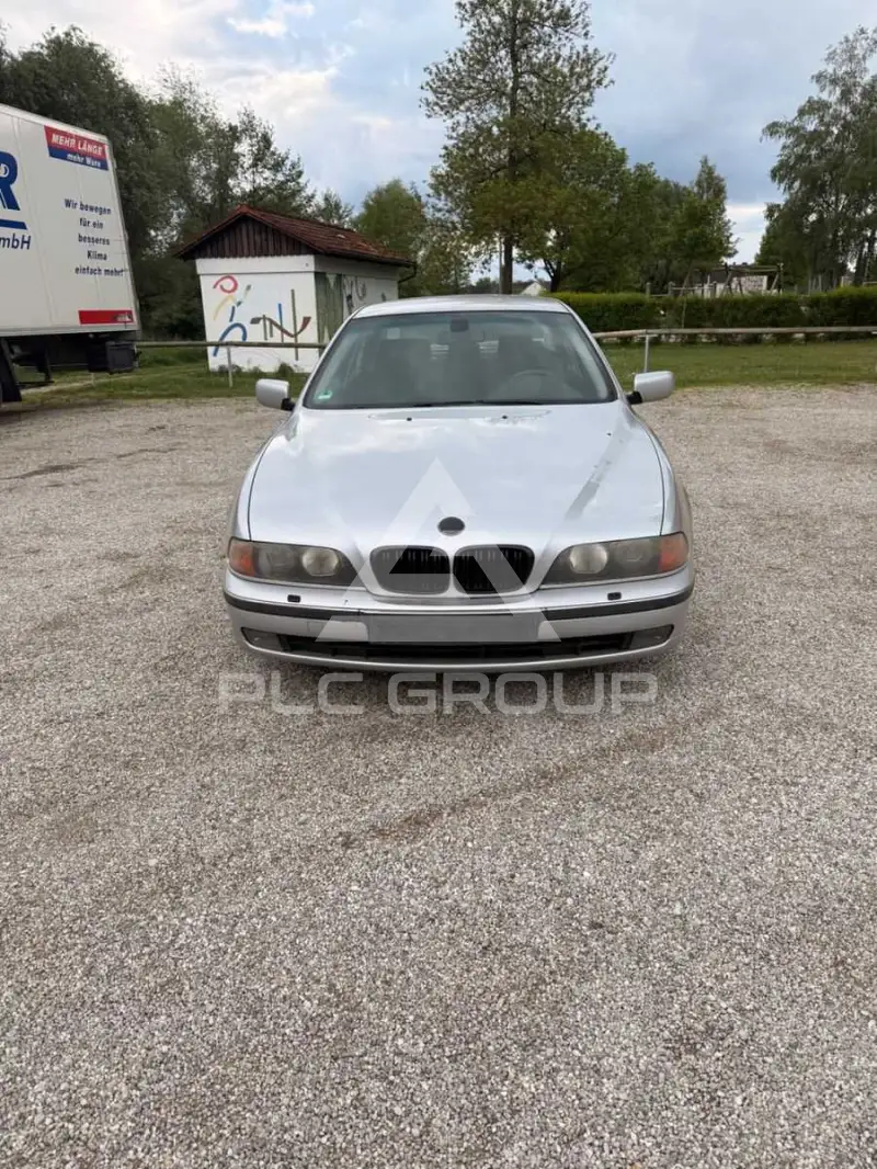 2000 BMW 520