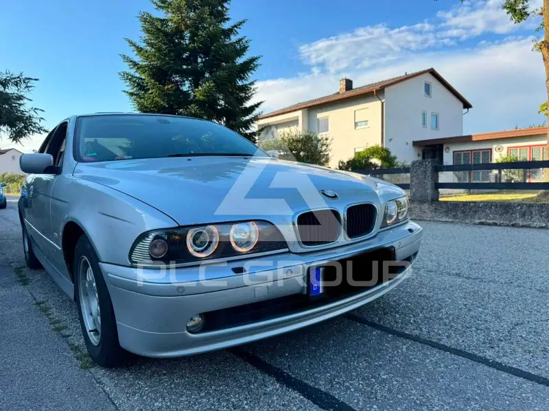 2000 BMW 520
