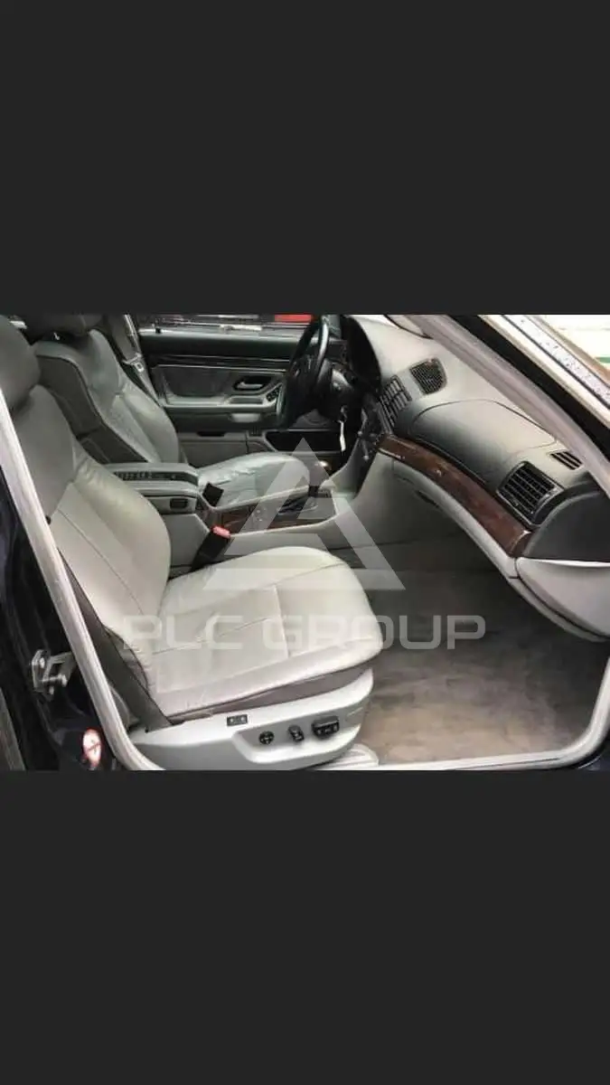2000 BMW 735