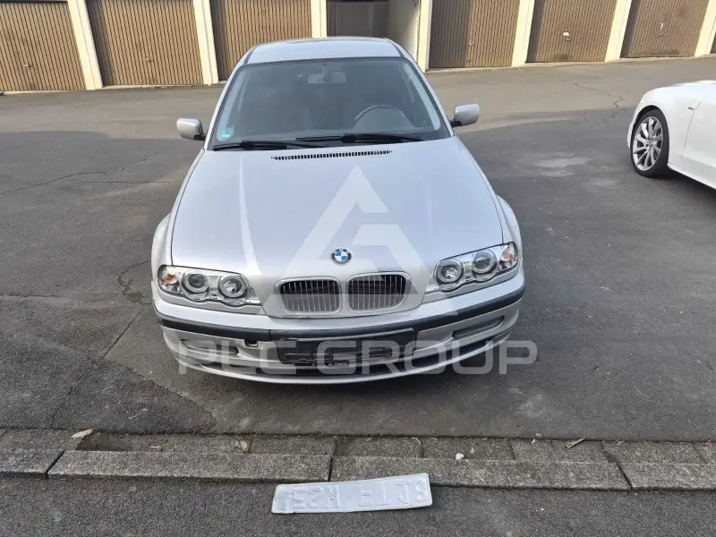 2000 BMW 318