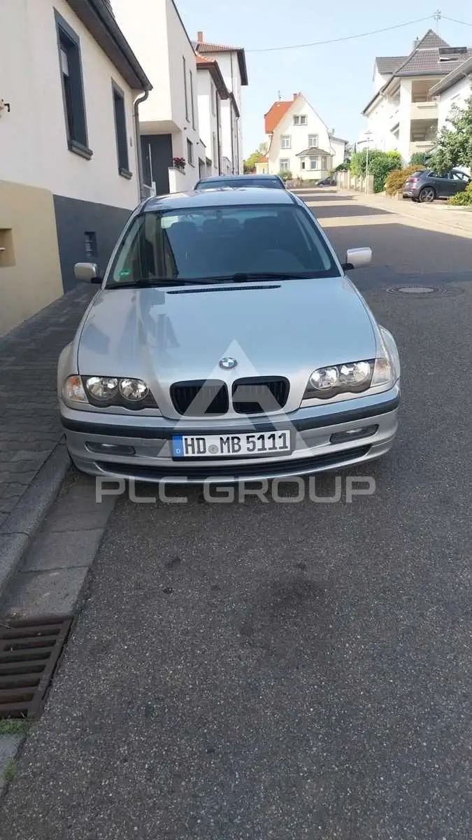 2000 BMW 318