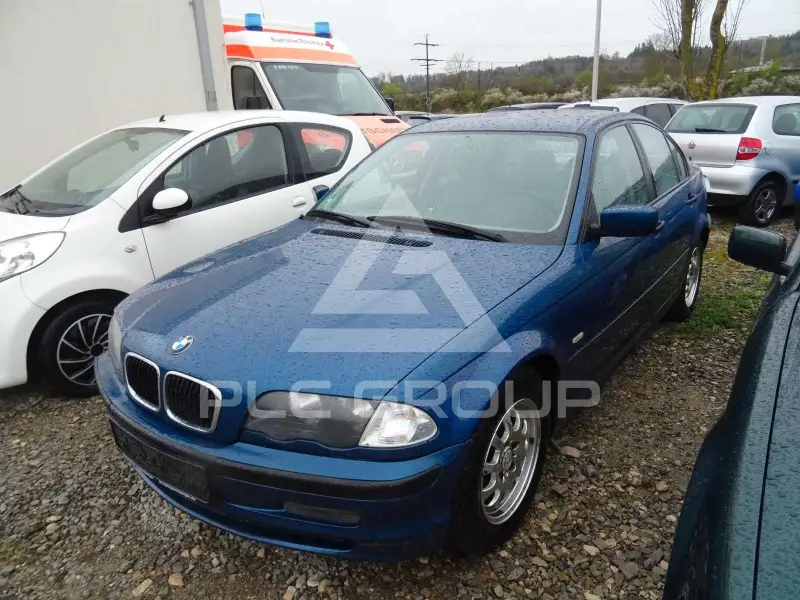 2000 BMW 318
