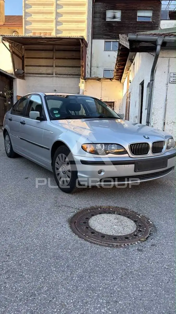 2000 BMW 318