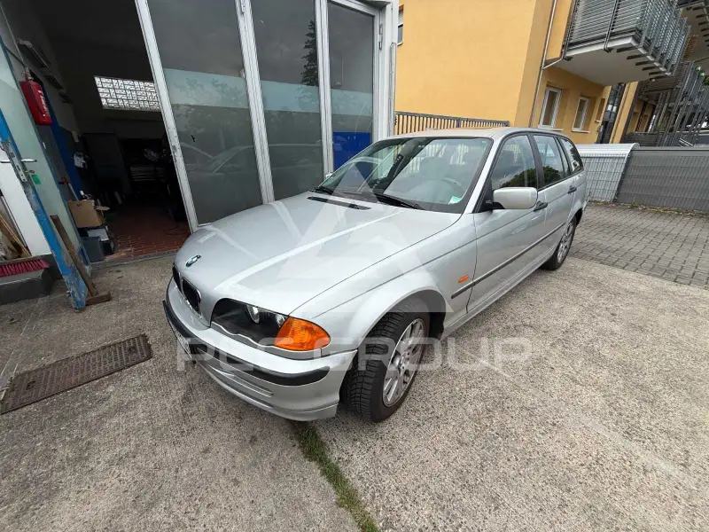2000 BMW 318