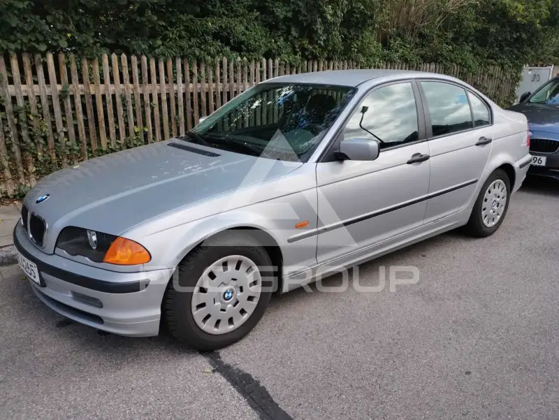 2000 BMW 318