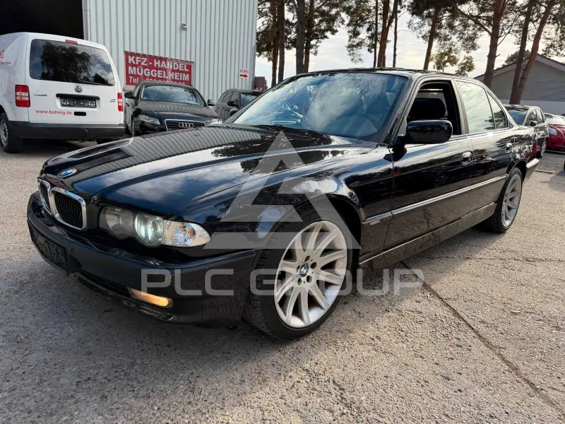 2000 BMW 728