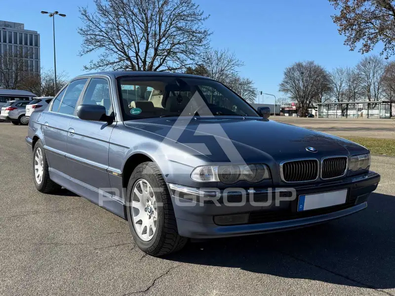 2000 BMW 728