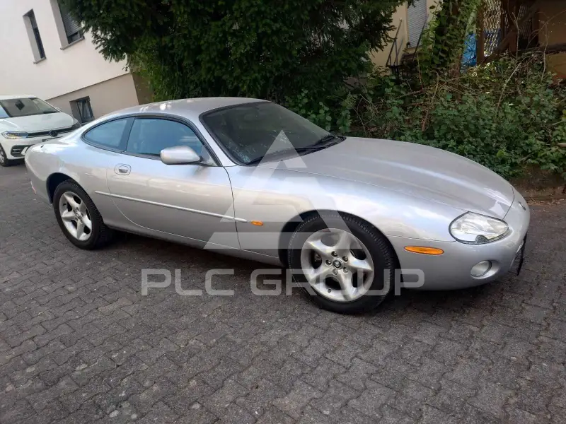 2000 Jaguar XK8