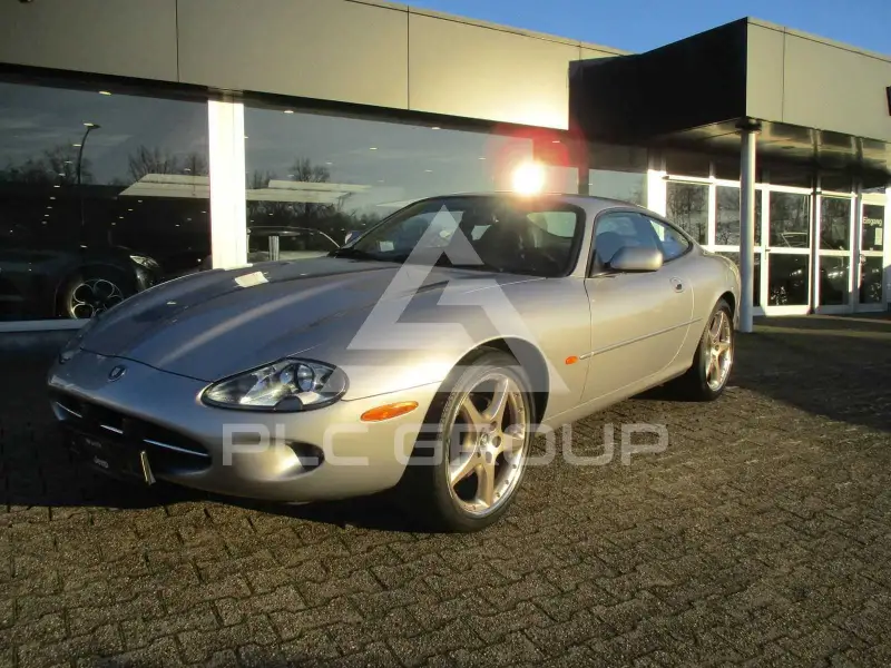2000 Jaguar XK8
