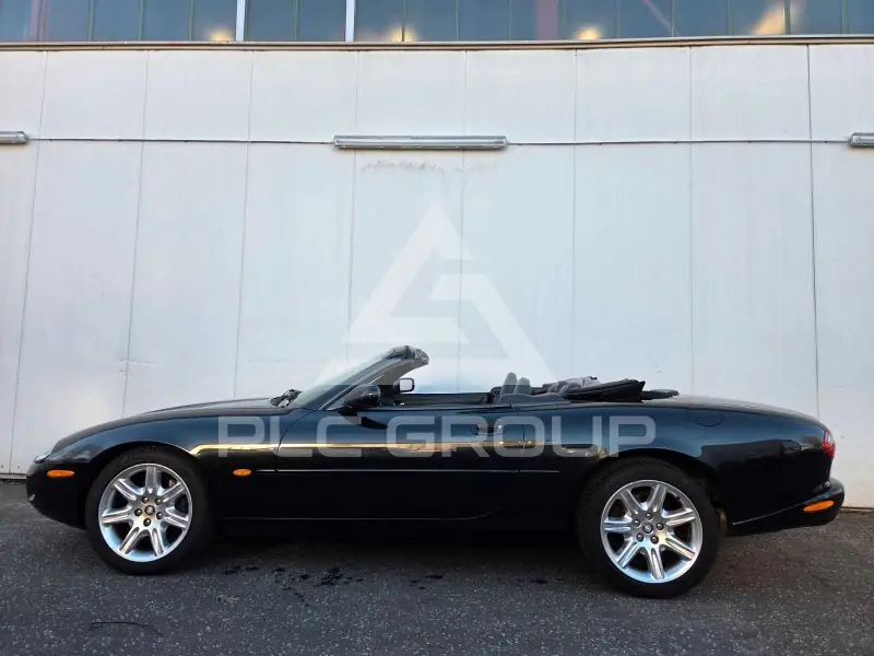 2000 Jaguar XK8
