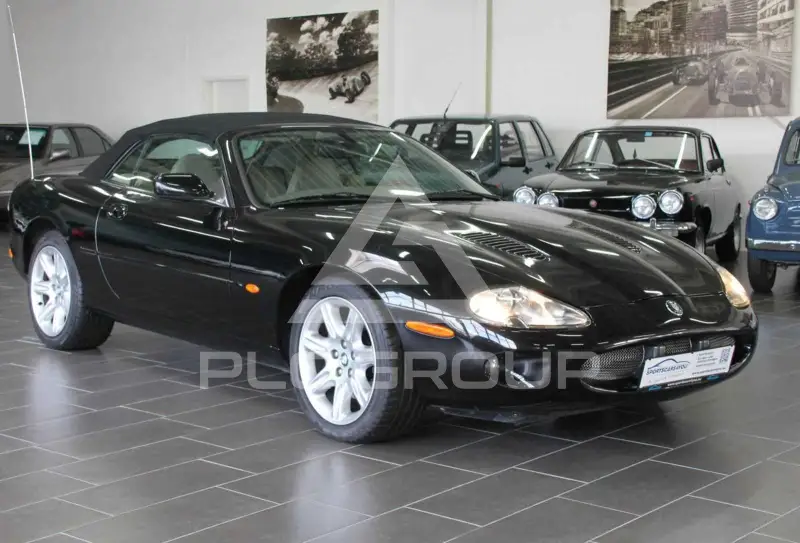 2000 Jaguar XK8