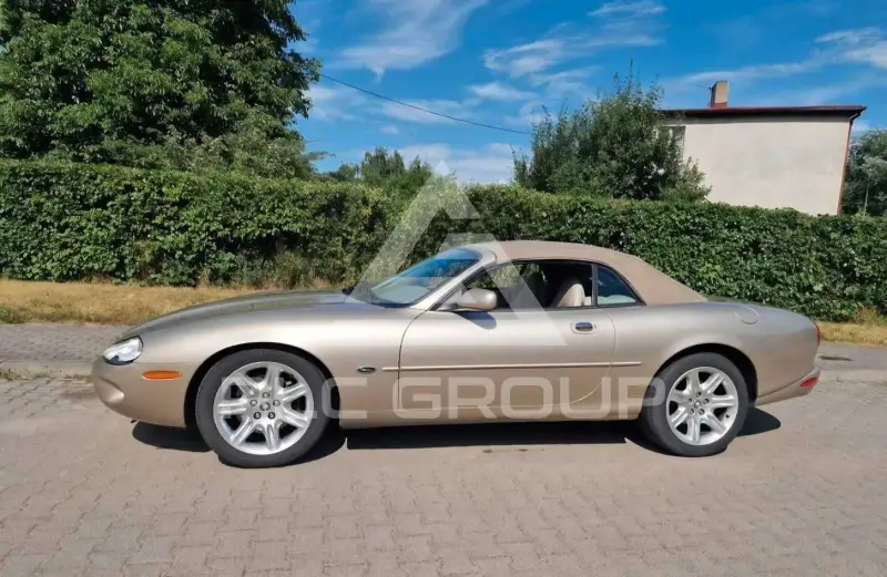 2000 Jaguar XK8