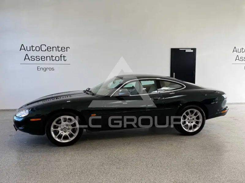 2000 Jaguar XK8