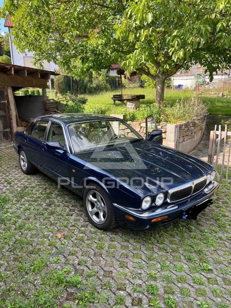 2000 Jaguar XJ